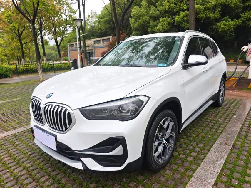 BMW BMW X1 — White