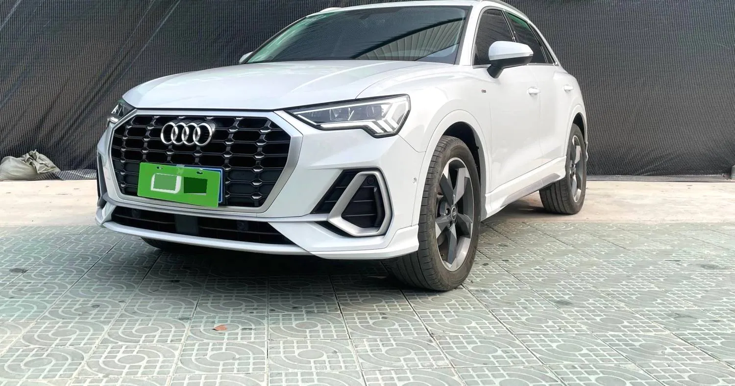 Audi Audi Q3 — White