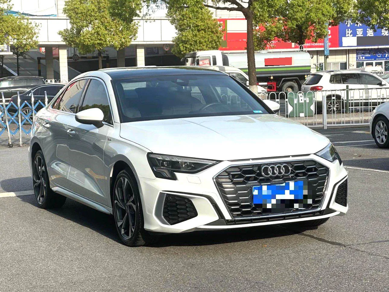 Audi A3L 2023 A3L Limousine 1.4 TFSI 35 TFSI Luxury Sport Edition (facelift) — Ver foto 3
