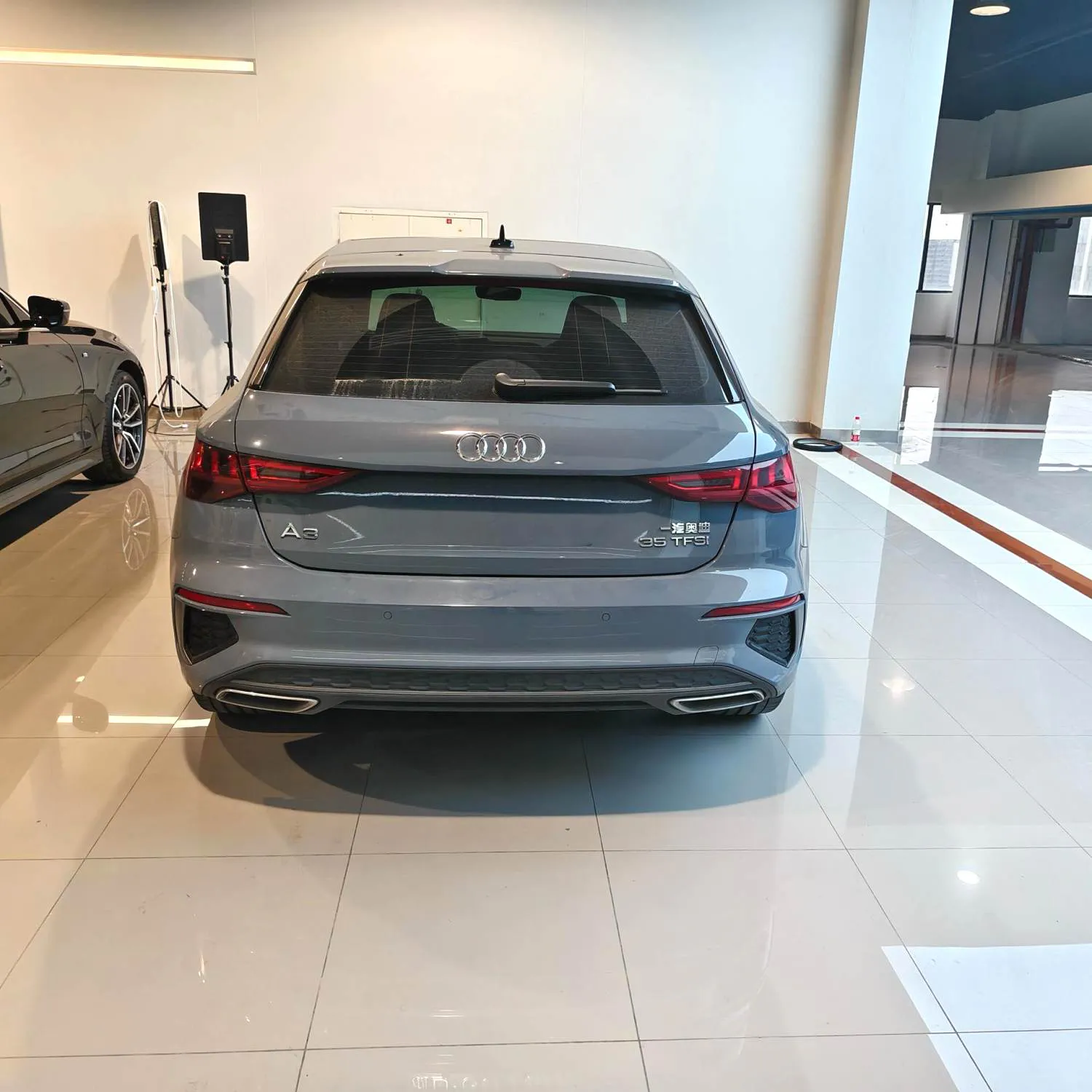 Audi A3 2022 A3 Sportback 1.4 TFSI 35 TFSI RS Performance Package — Voir la photo 5