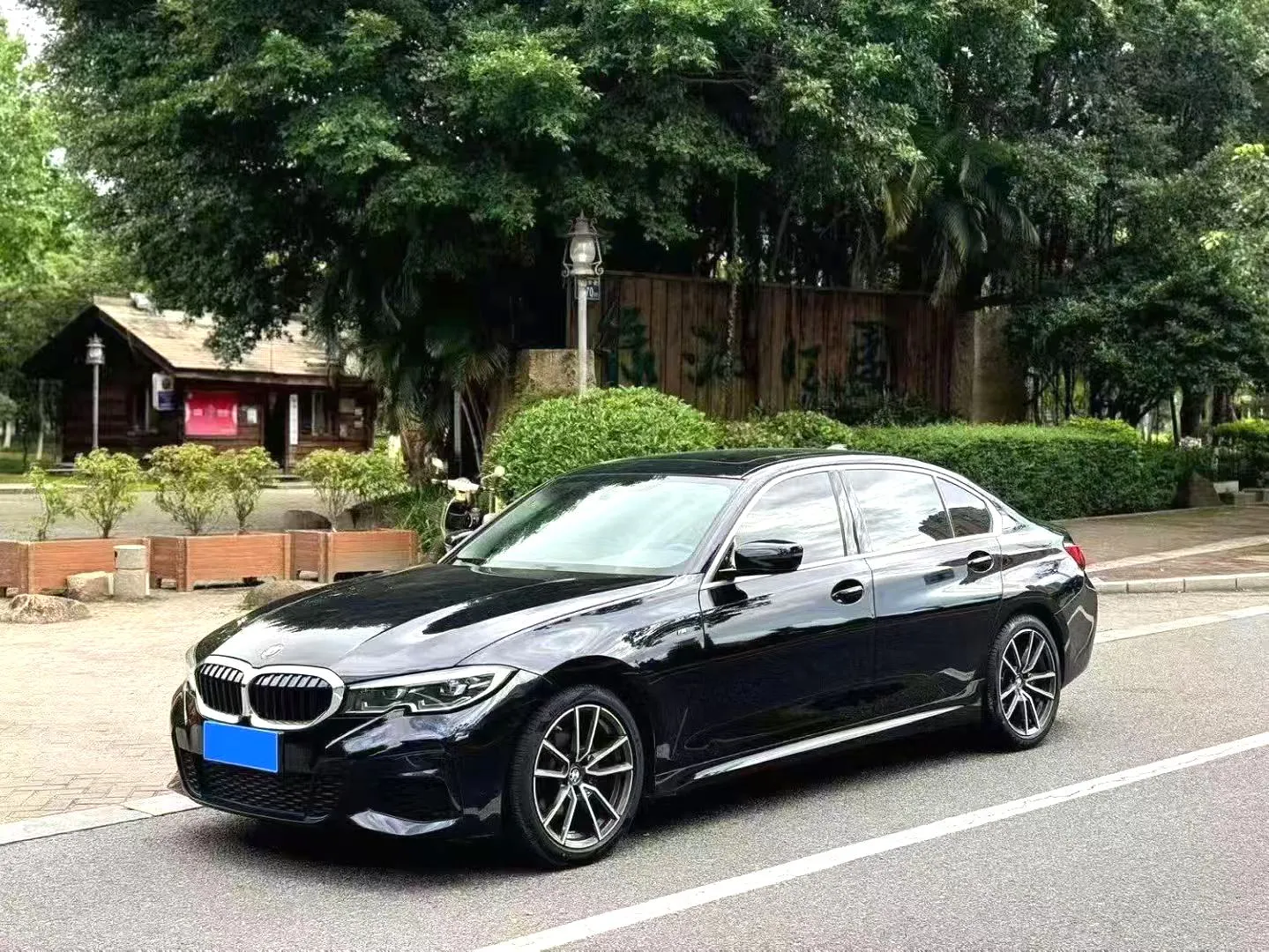 BMW BMW 3 Series — Black