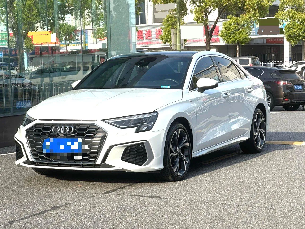 Audi Audi A3L — أبيض