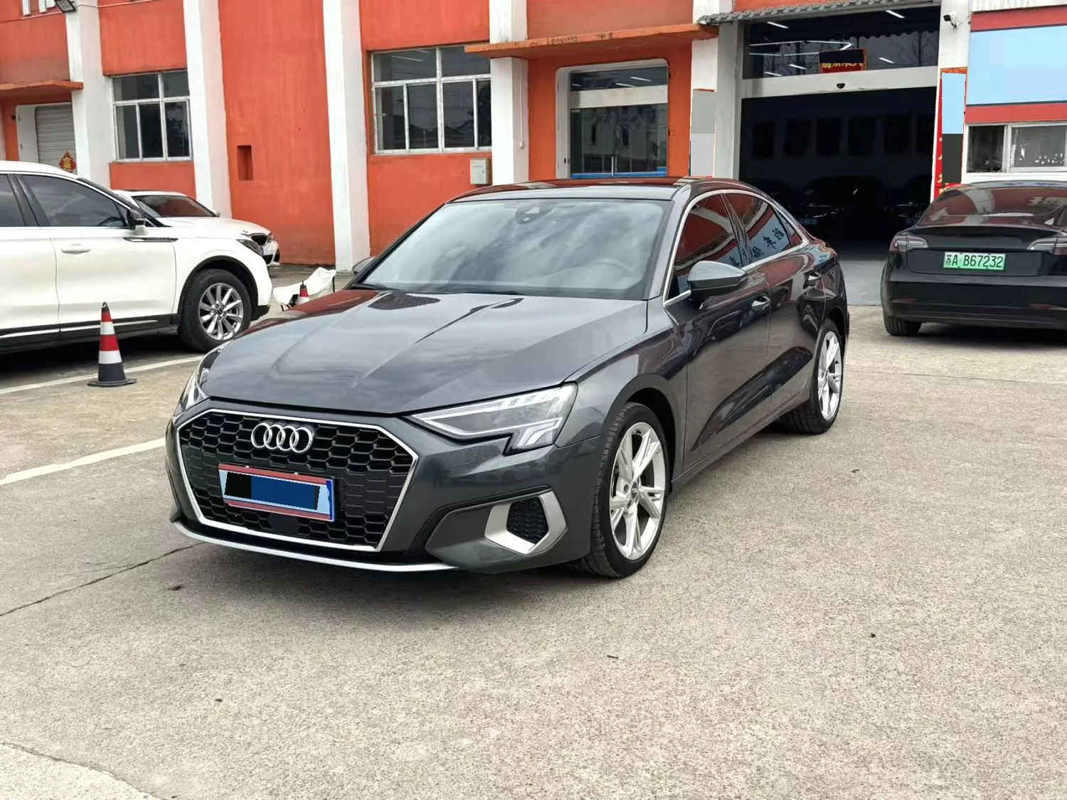 Audi Audi A3L — Gris