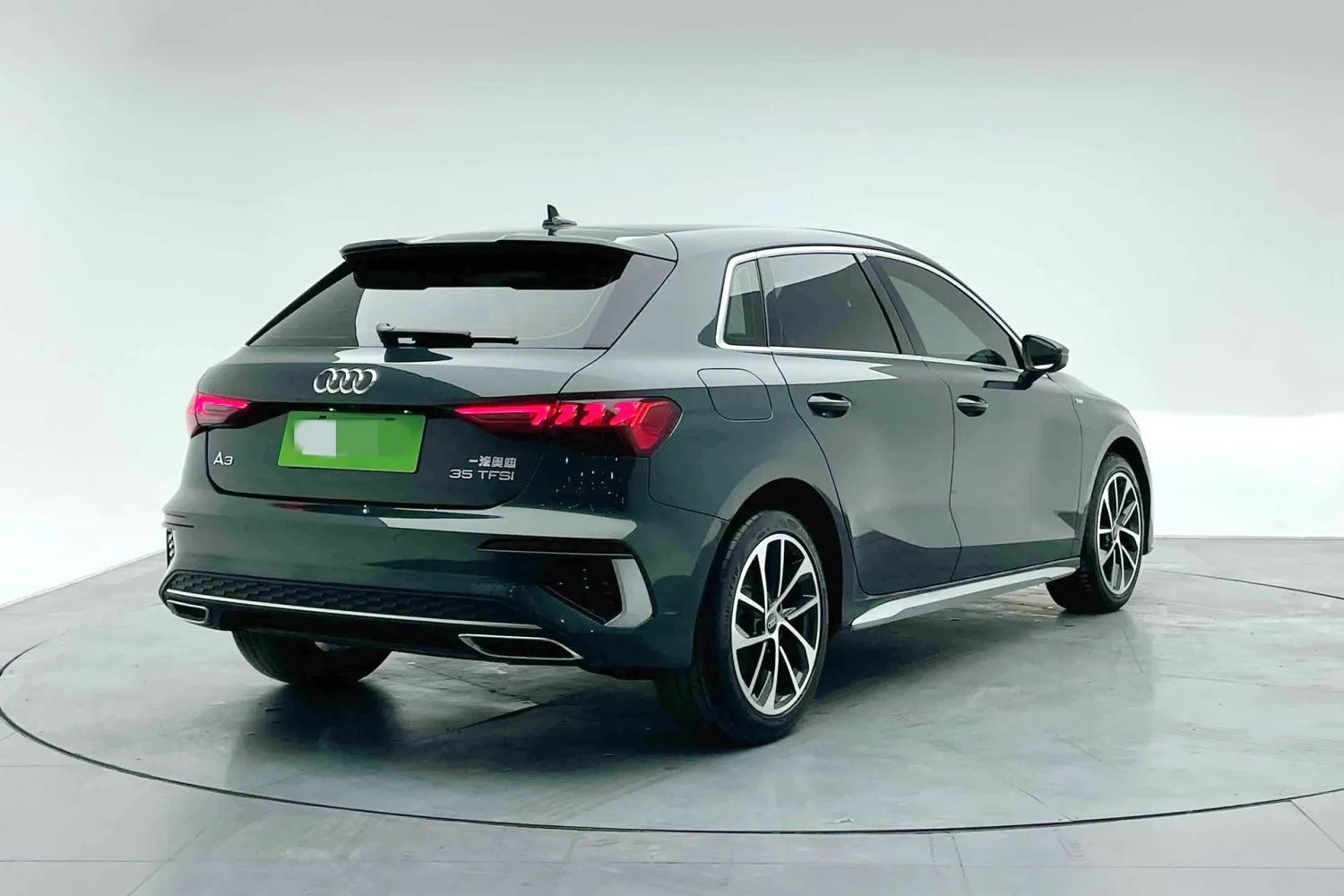 Audi A3 2023 A3 Sportback 1.4TFSI 35TFSI Ambition Sport — عرض الصورة 4