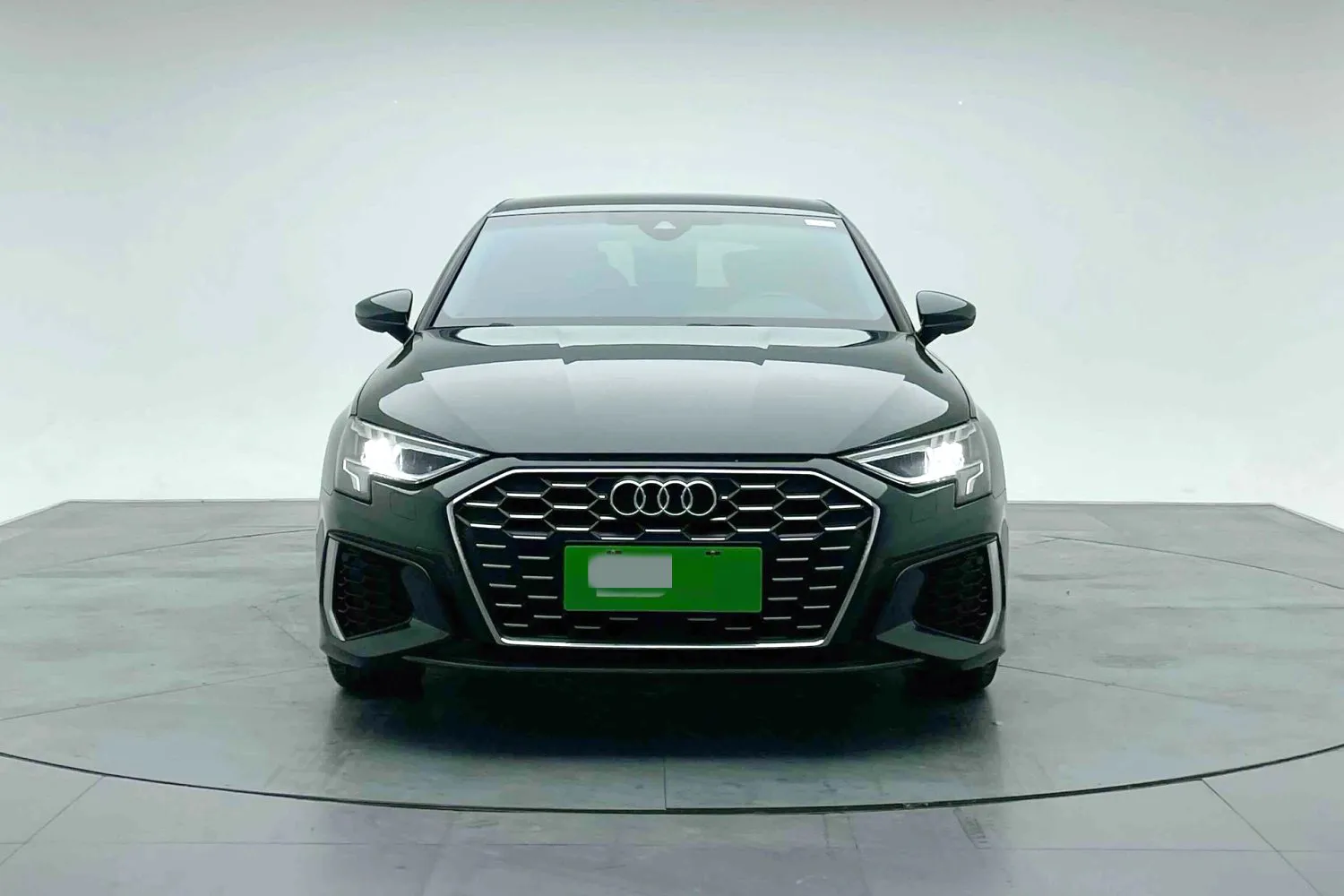 Audi A3 2023 A3 Sportback 1.4TFSI 35TFSI Ambition Sport — عرض الصورة 2