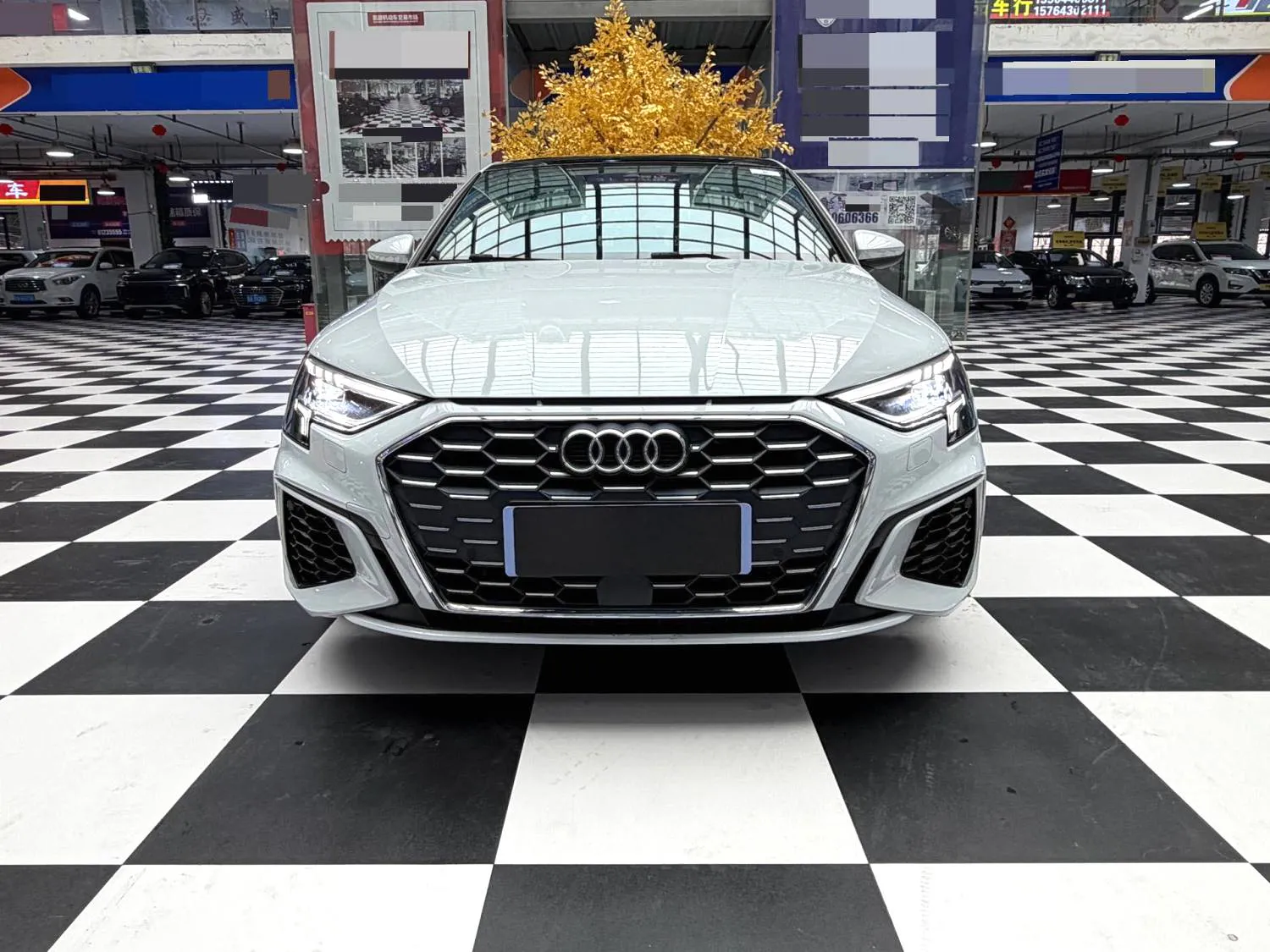 Audi A3 2021 A3 Sportback 1.4 TFSI 35 TFSI Stylish Sporty Model — Voir la photo 2