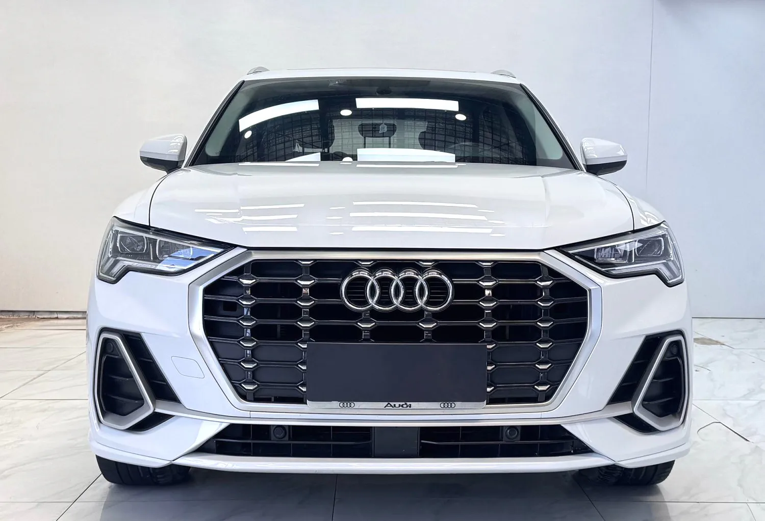 Audi Q3 2021 Q3 1.4 TFSI 35 TFSI Enjoy Life Edition — Voir la photo 2