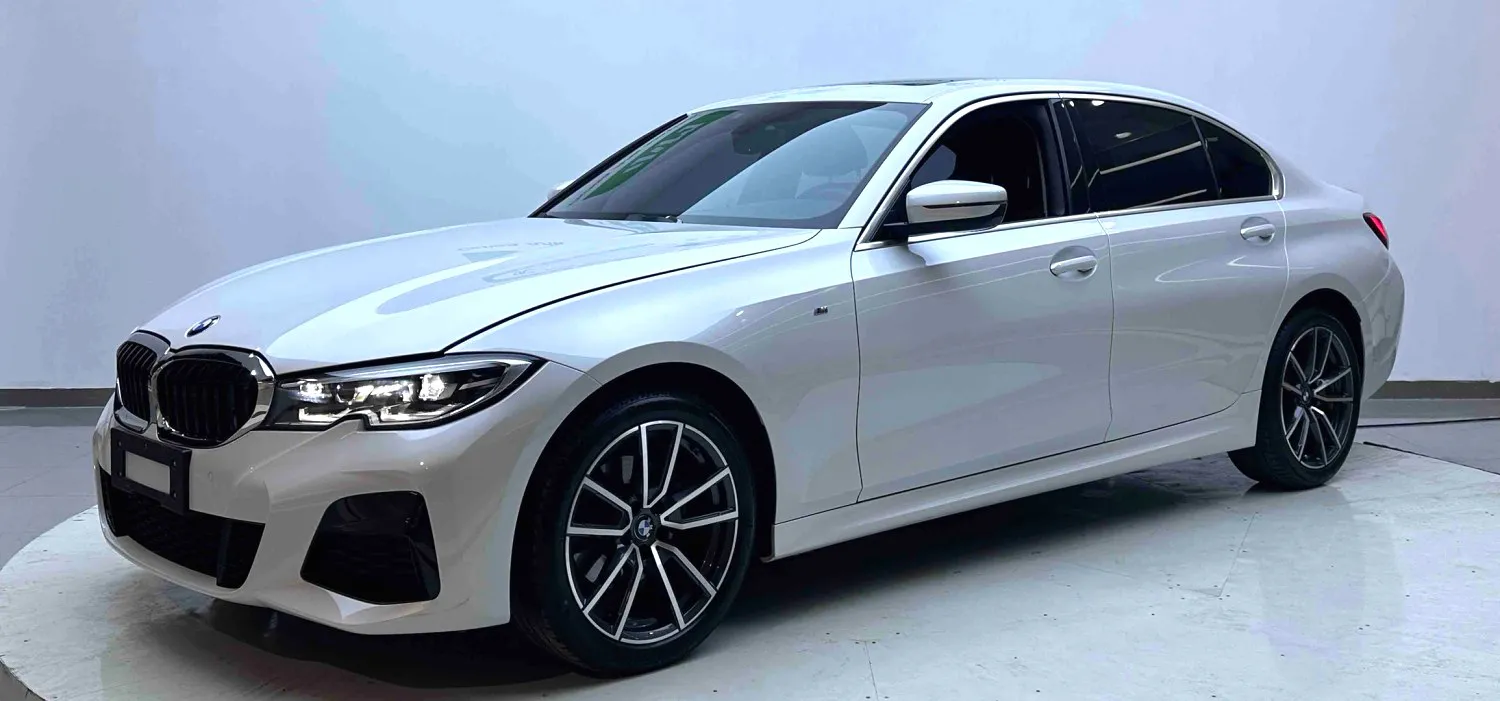 BMW BMW 3 Series — أبيض
