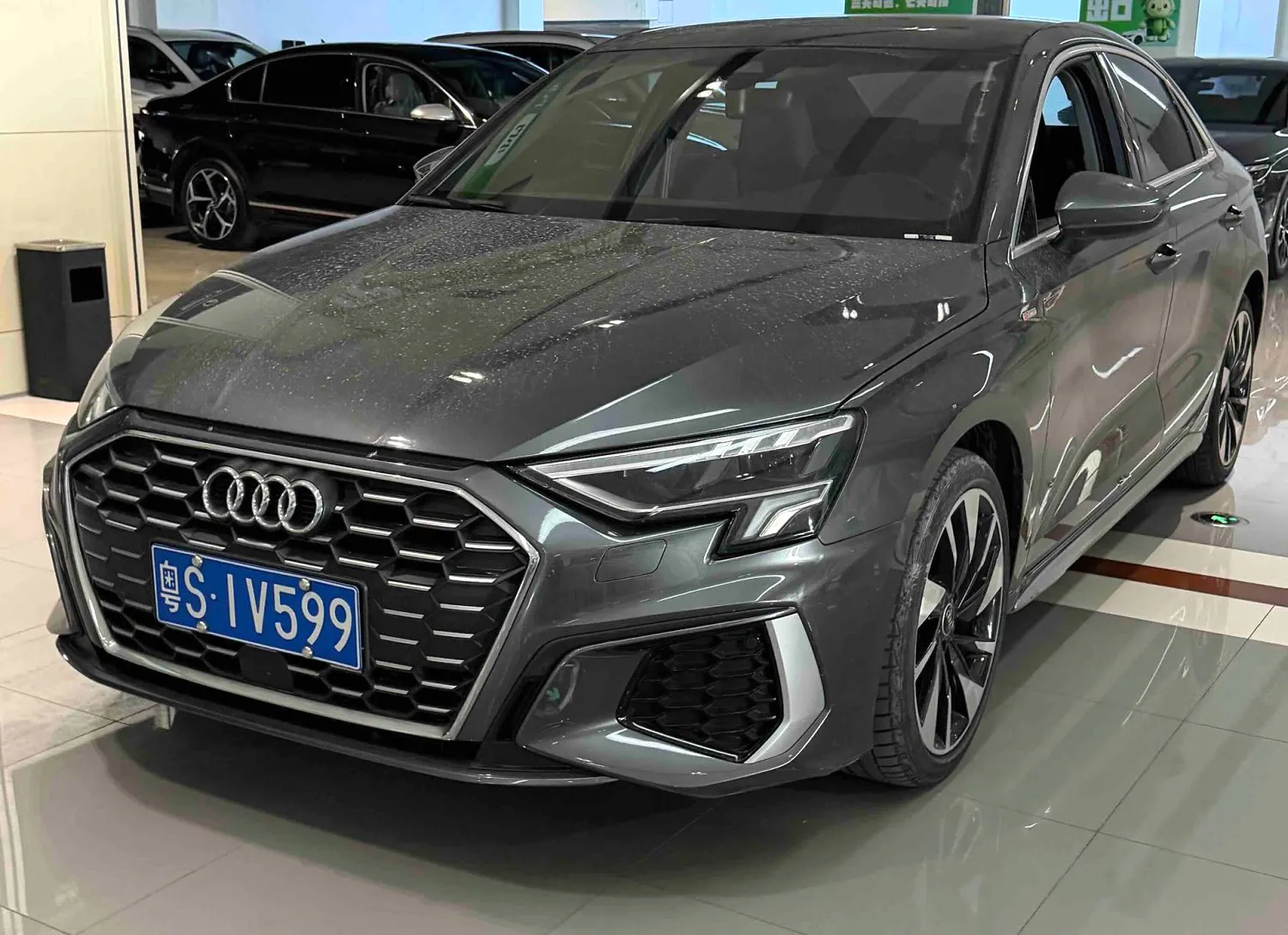 Audi Audi A3L — Gris