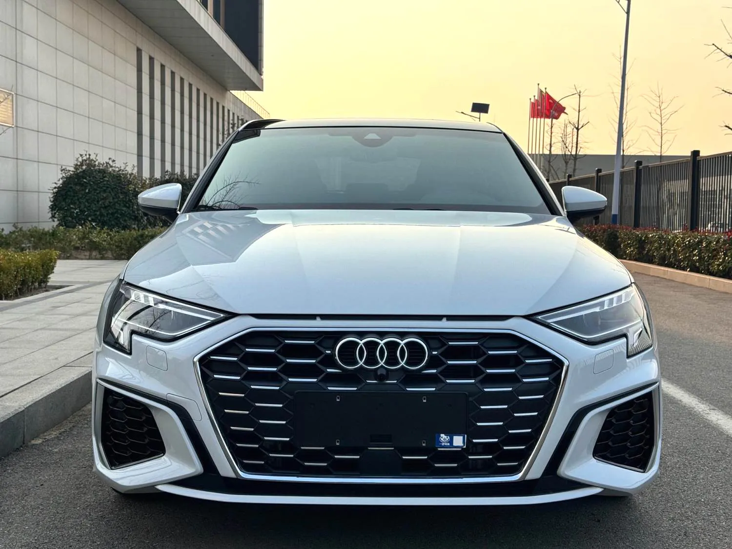 Audi A3 2023 A3 Sportback 1.4 TFSI 35 TFSI Sporty Fashion — عرض الصورة 2