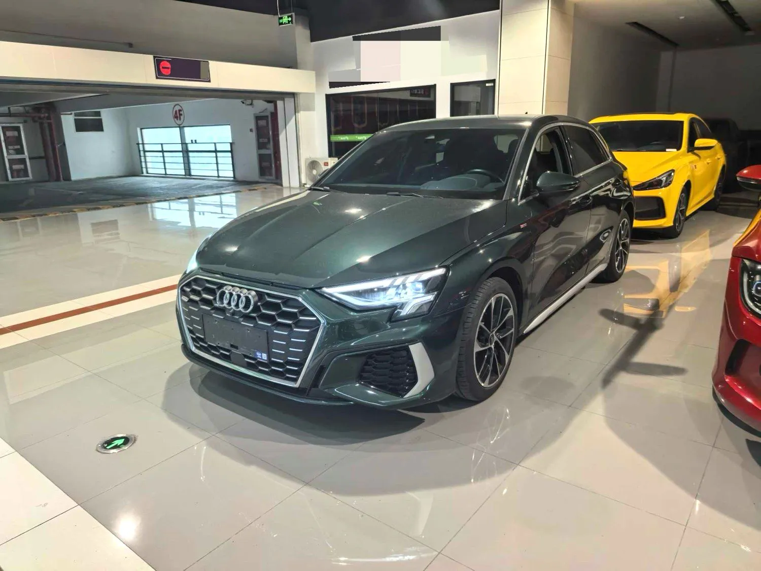 Audi Audi A3 — أخضر