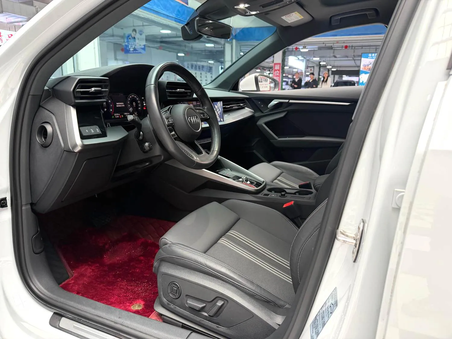 Audi A3 2021 A3 Sportback 1.4 TFSI 35 TFSI Stylish Sporty Model — Voir la photo 4
