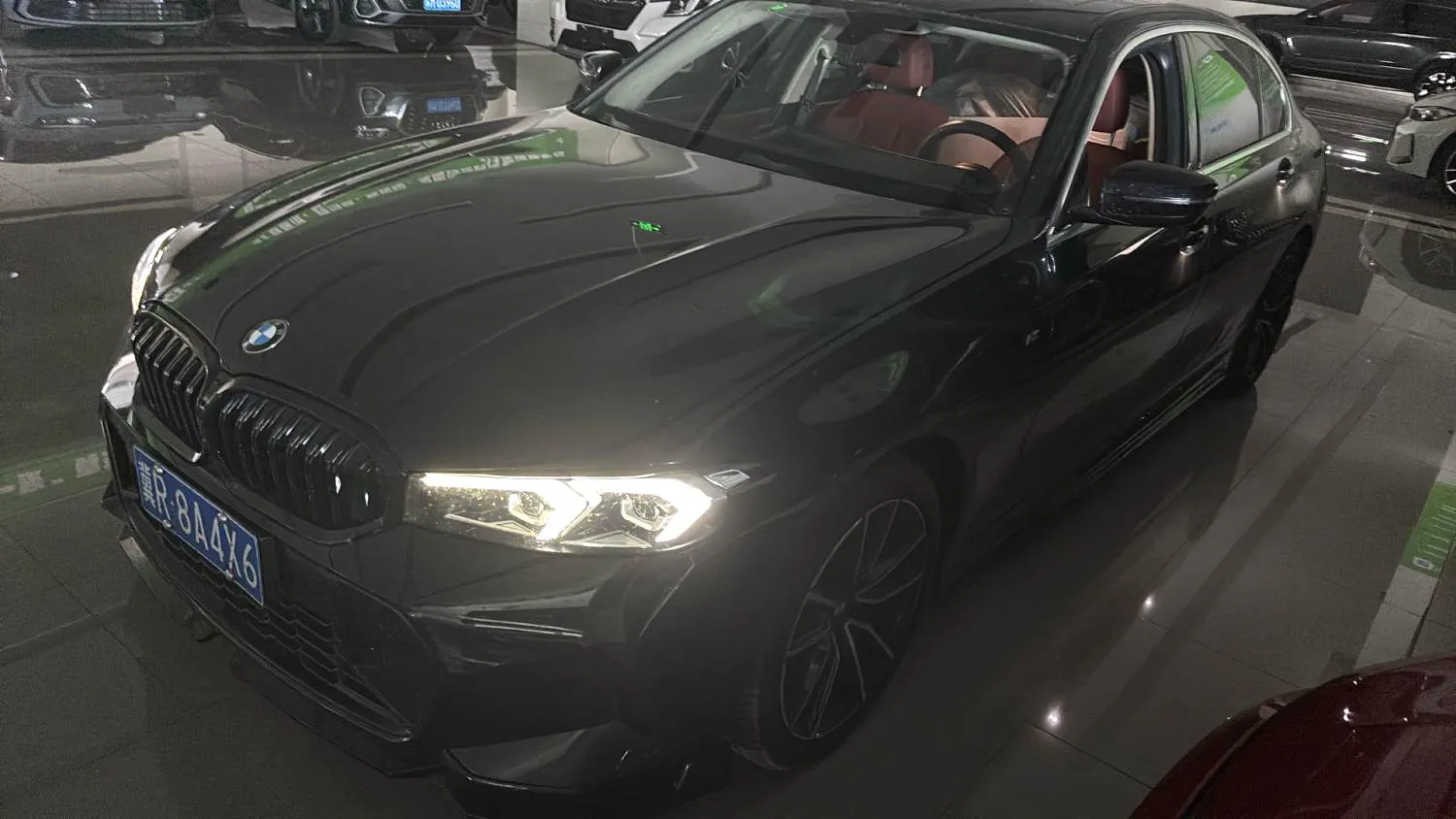 BMW BMW 3 Series — أسود