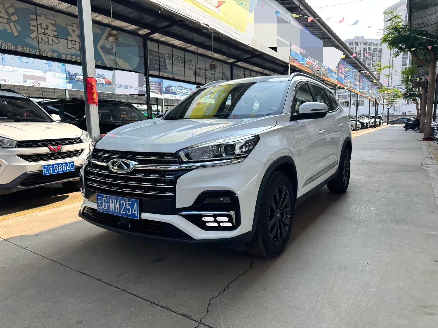 Chery Chery Tiggo 8 — Белый