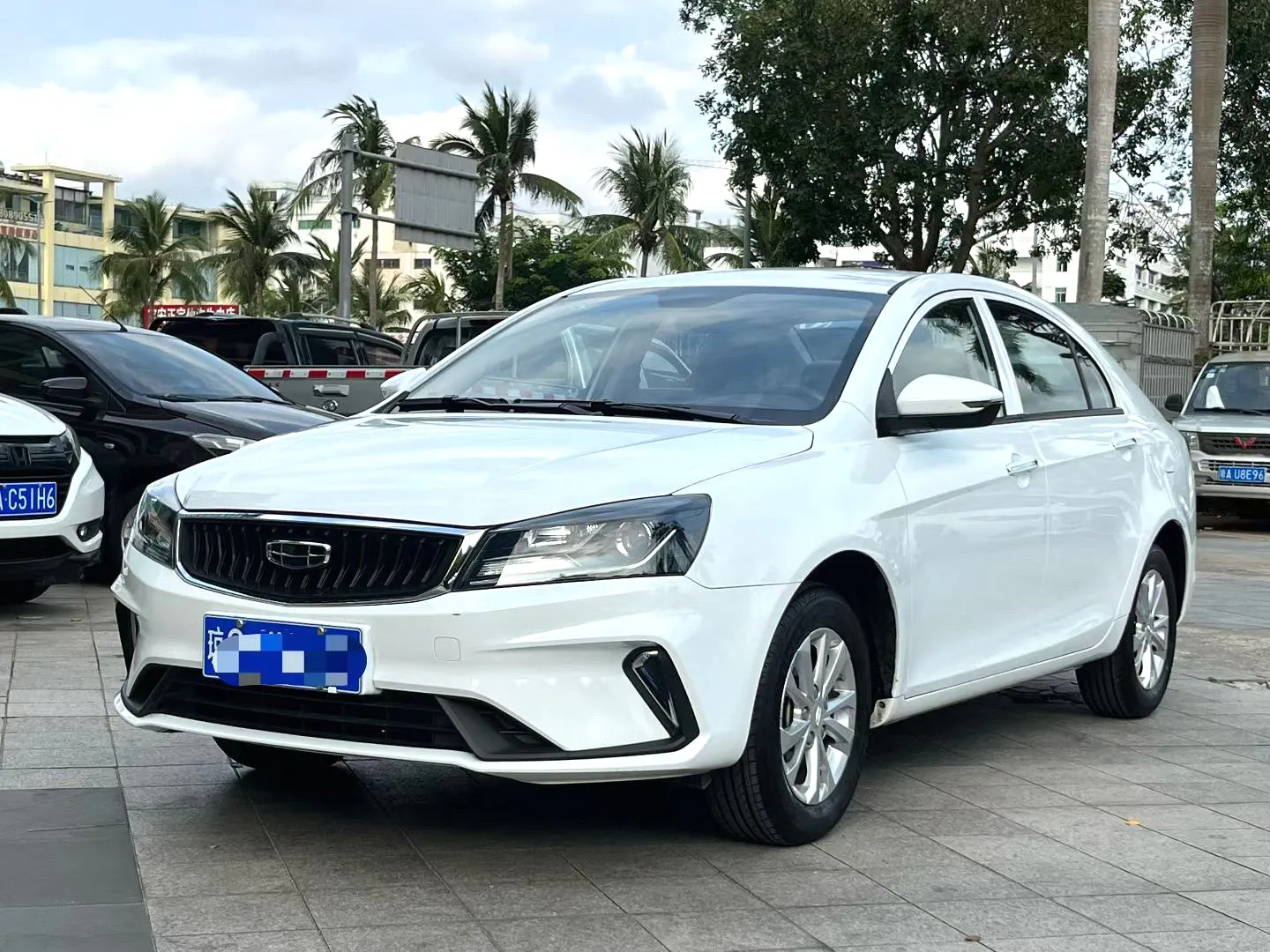 Geely Geely Emgrand — Blanco