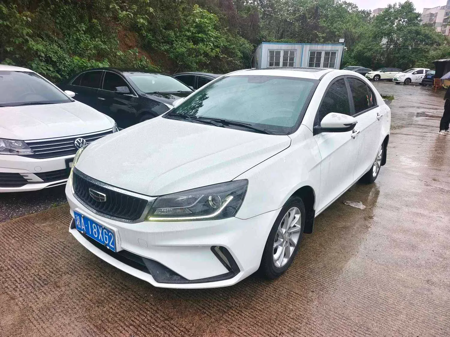 Geely Geely Emgrand — White