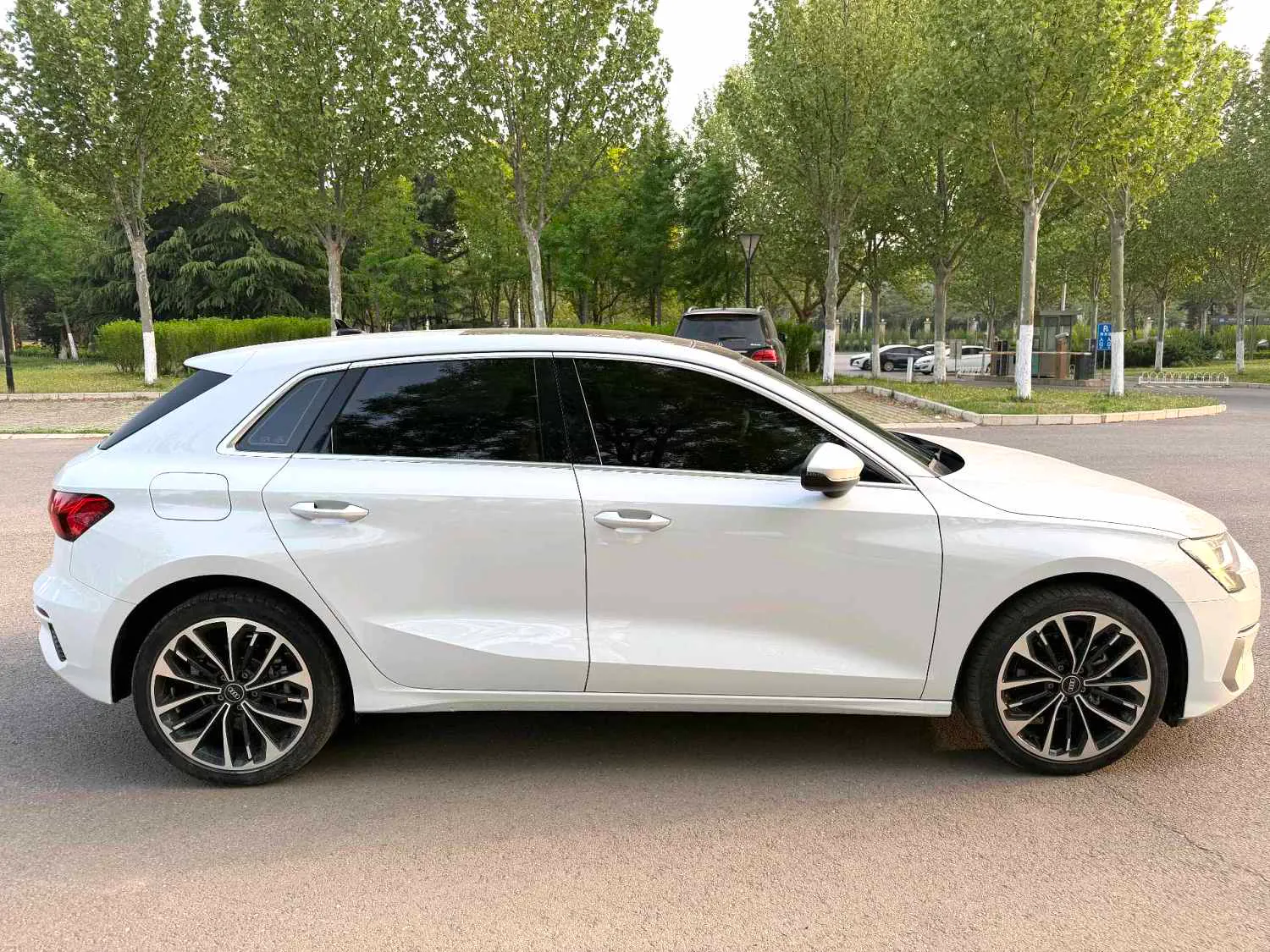 Audi A3 2023 A3 Sportback 1.4 TFSI 35 TFSI Luxury Attractive Edition (facelift) — View photo 5