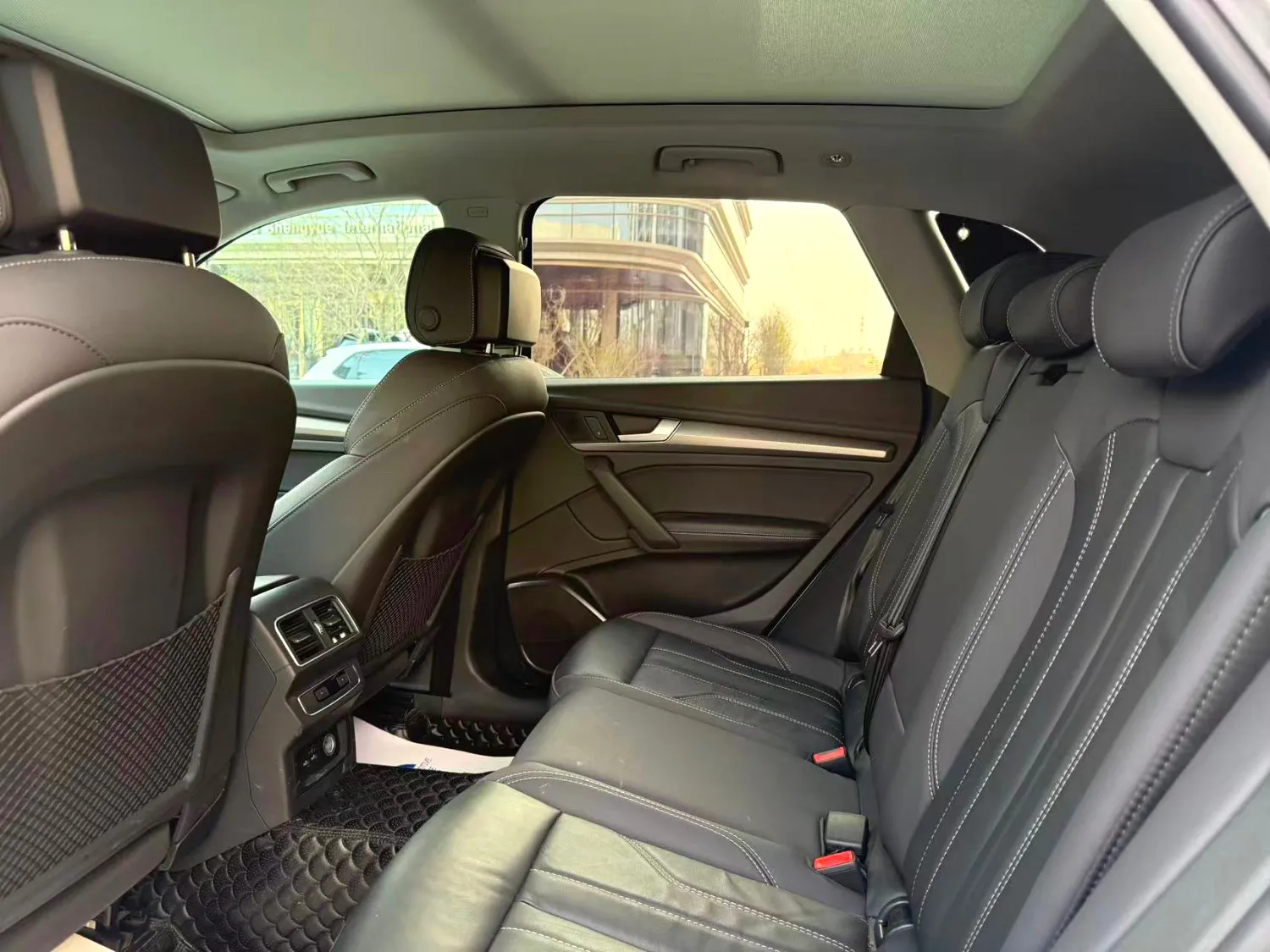 Audi Q5L 2023 Q5L 2.0 TFSI 45 TFSI Luxury Dynamic Version — Voir la photo 6