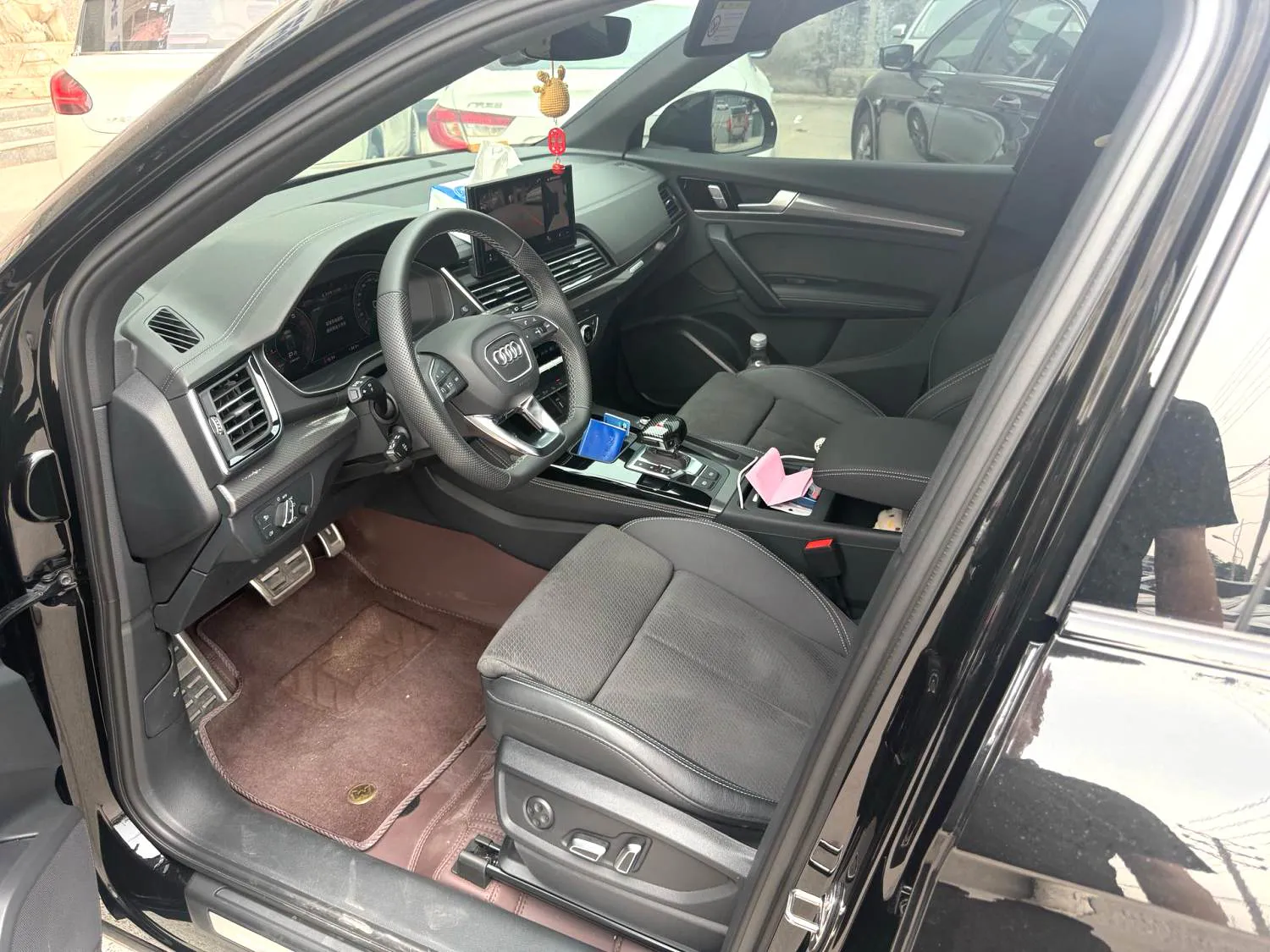 Audi Q5L 2024 Q5L Sportback 2.0 TFSI 40 TFSI Luxury Model — Ver foto 3