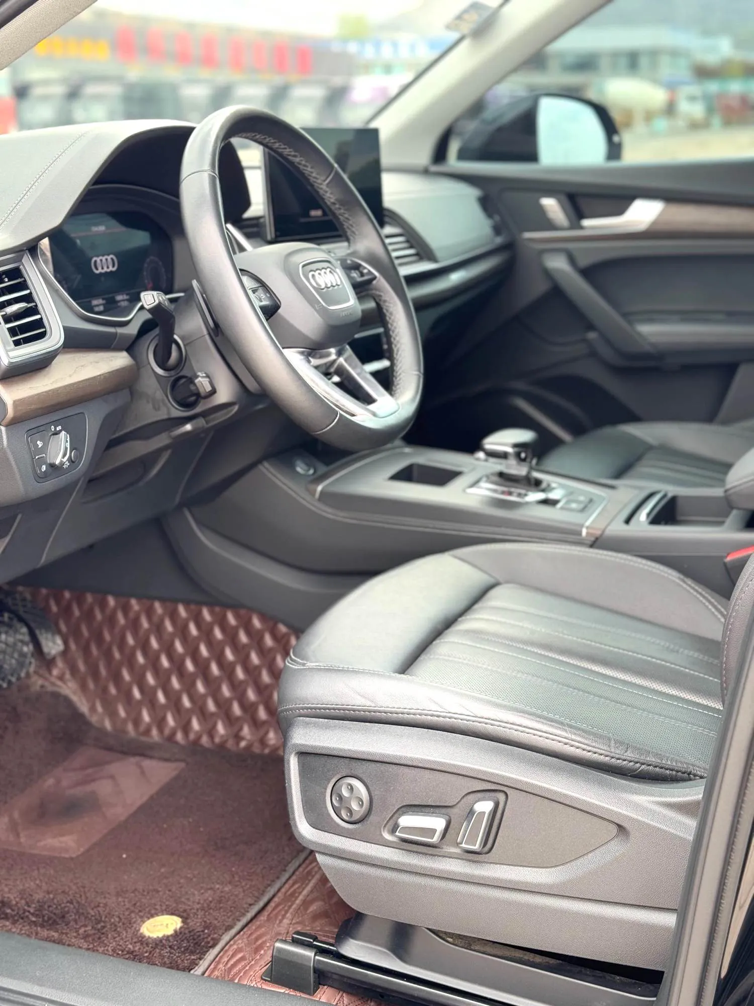 Audi Q5L 2023 Q5L 2.0 TFSI 40 TFSI Luxury Elegant Version — Voir la photo 4