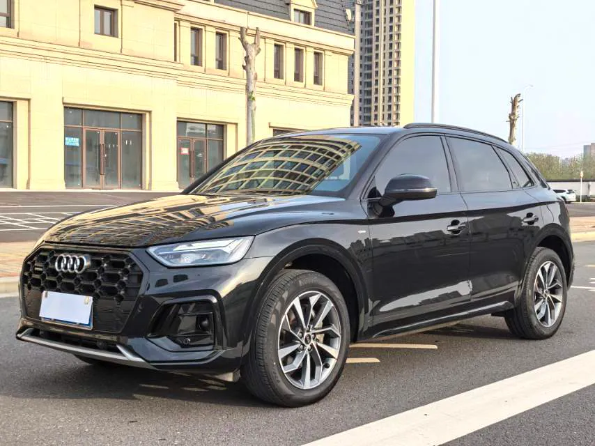 Audi Audi Q5L — Black