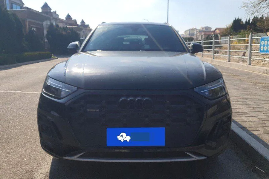 Audi Q5L 2025 Q5L 2.0 TFSI 45 TFSI 45th Anniversary Edition Quattro Luxury Dynamic Model — Voir la photo 3