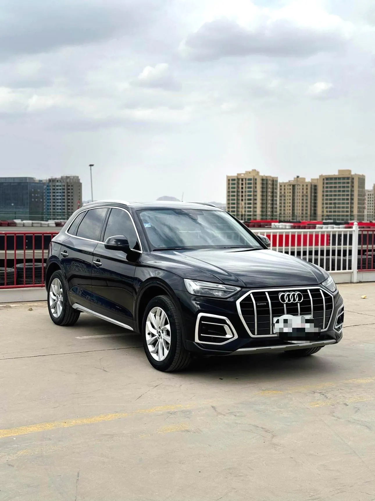 Audi Q5L 2023 Q5L 2.0 TFSI 40 TFSI Luxury Elegant Version — Voir la photo 3