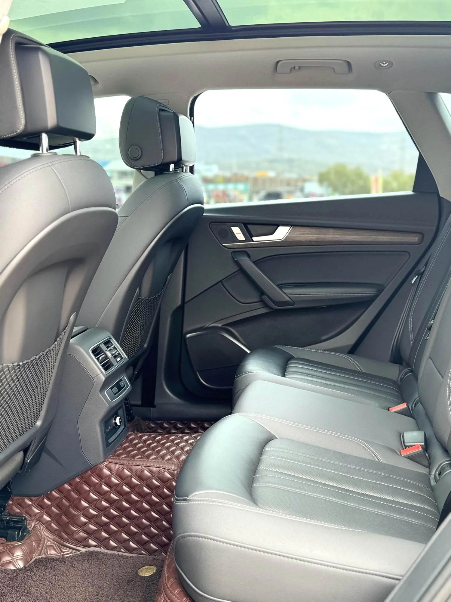 Audi Q5L 2023 Q5L 2.0 TFSI 40 TFSI Luxury Elegant Version — Voir la photo 5