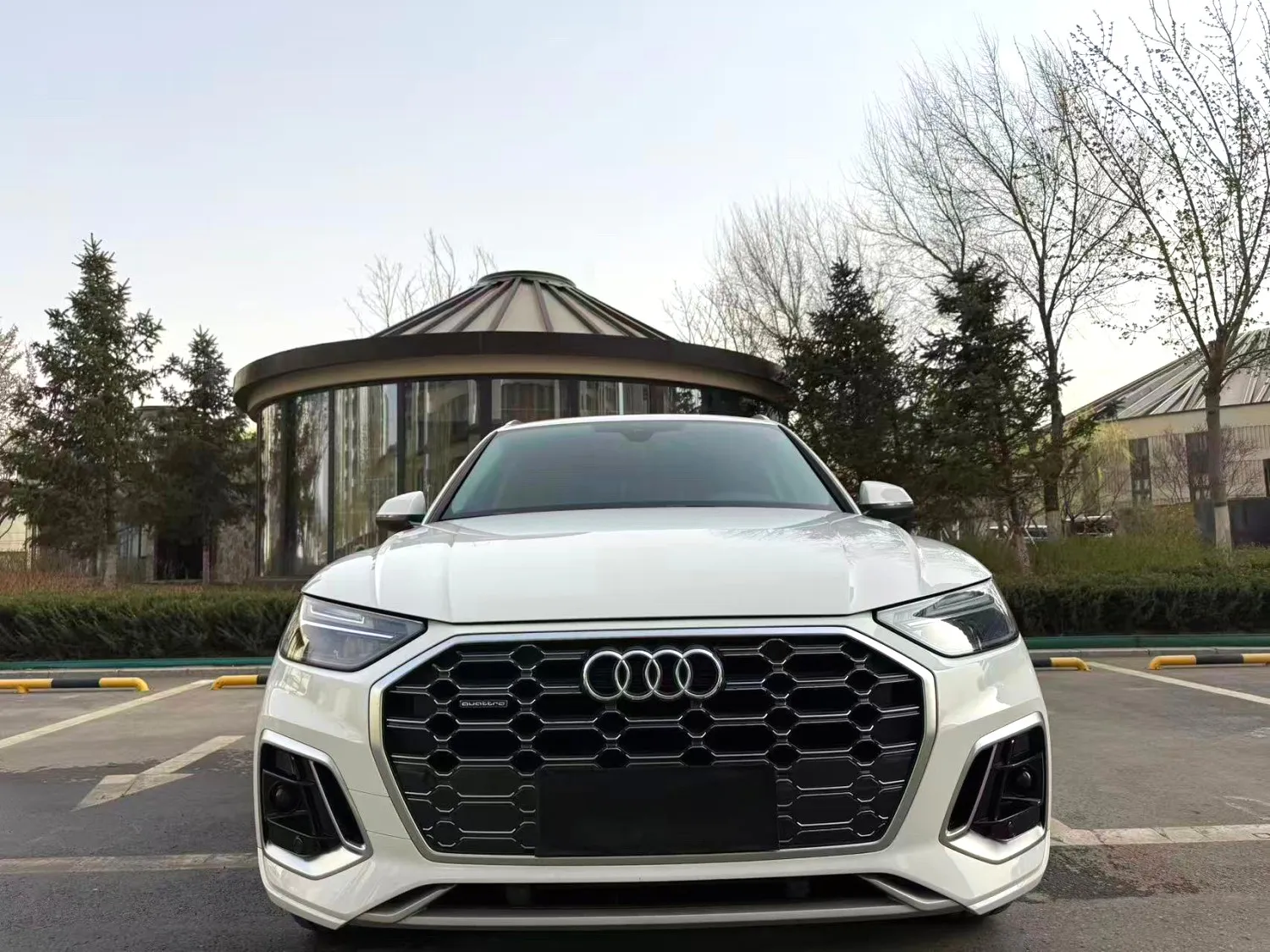 Audi Q5L 2023 Q5L 2.0 TFSI 45 TFSI Luxury Dynamic Version — Voir la photo 3