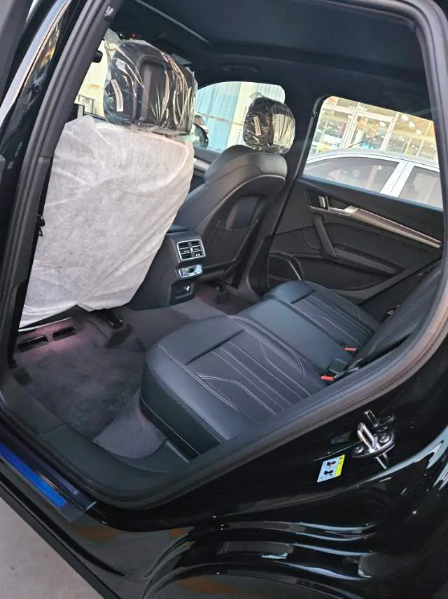 Audi Q5L 2026 Q5L 2.0 TFSI 45 TFSI 45th Anniversary Collector’s Edition Quattro Luxury & Dynamic Version — Voir la photo 6