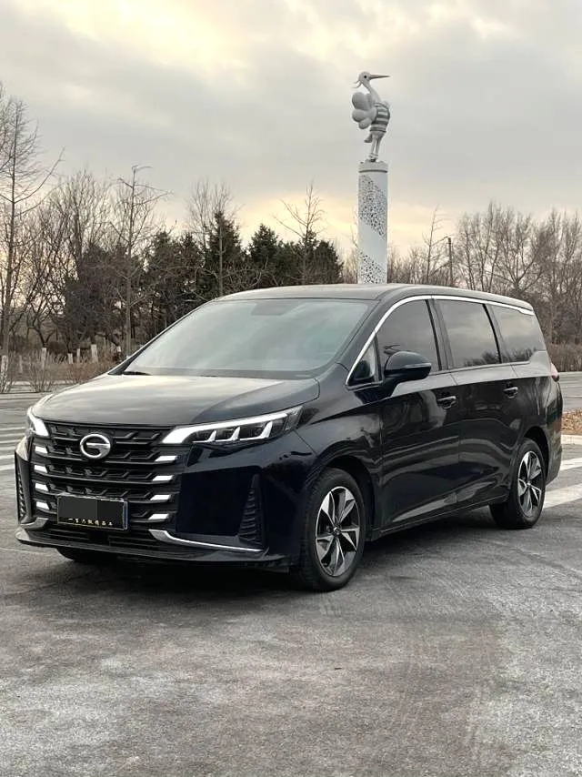 GAC GAC Trumpchi Trumpchi — أسود