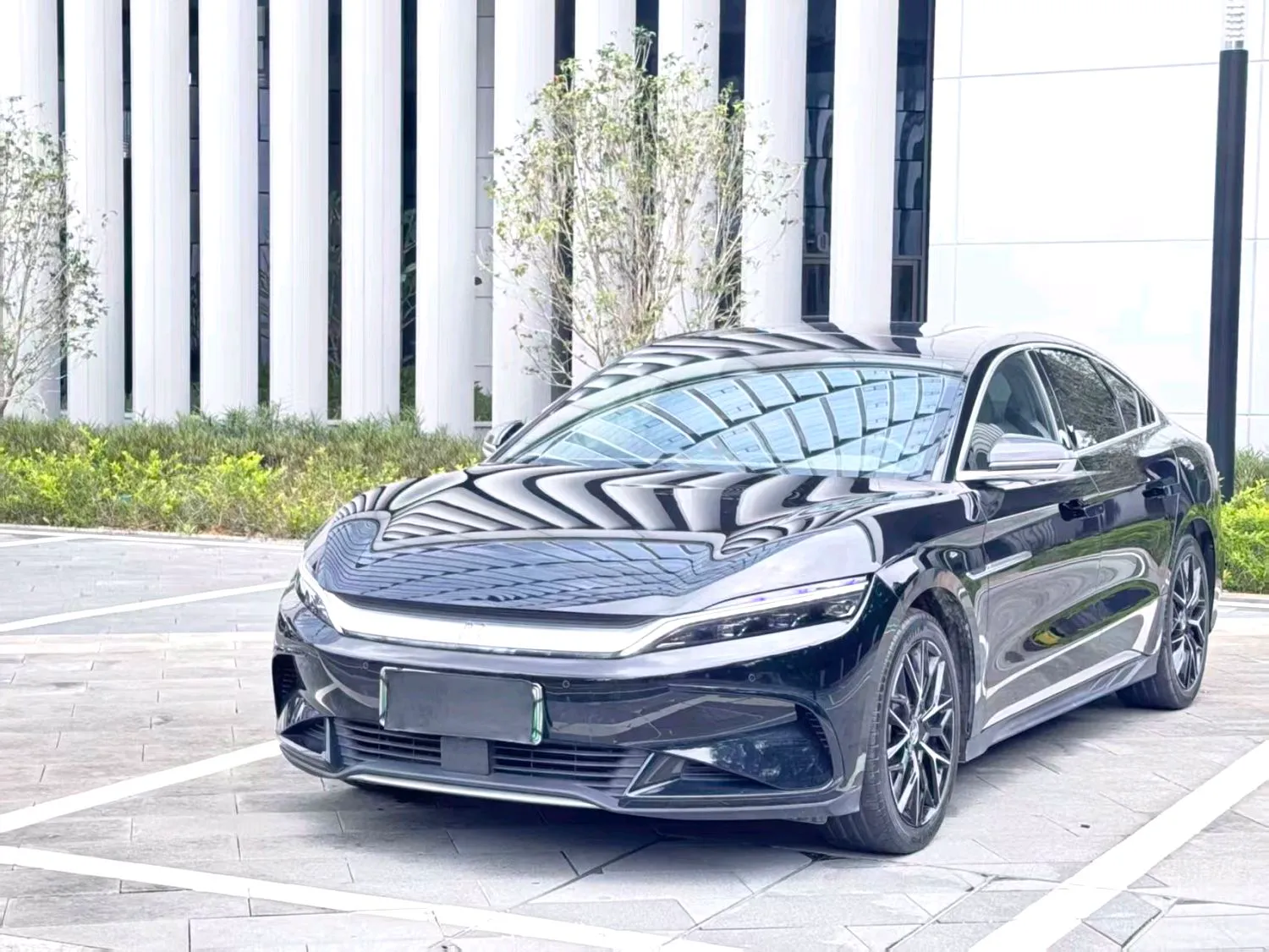 BYD Han 2025 Han EV 506 km Prestige — photo 1