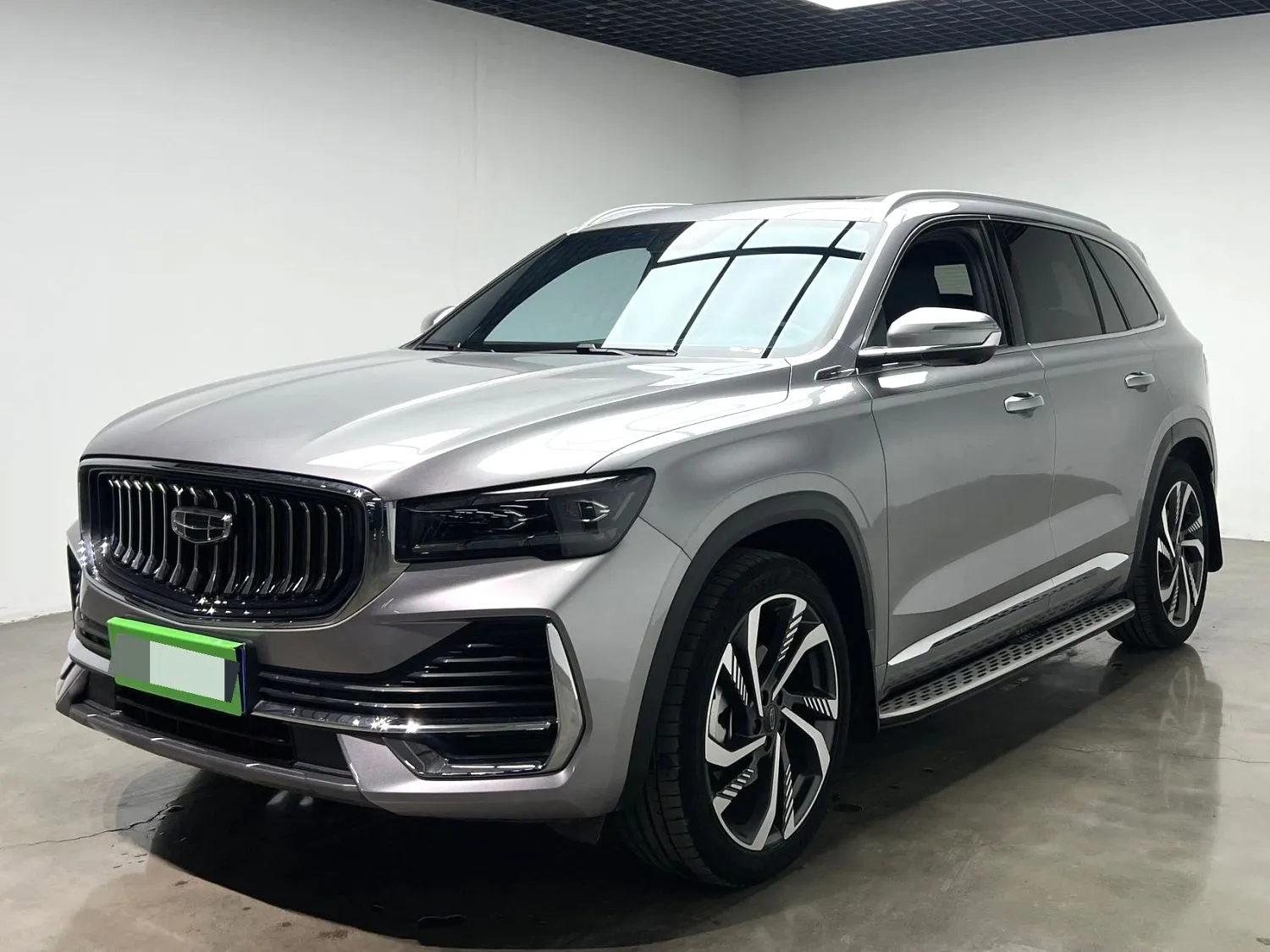 Geely Geely Xingyue — رمادي