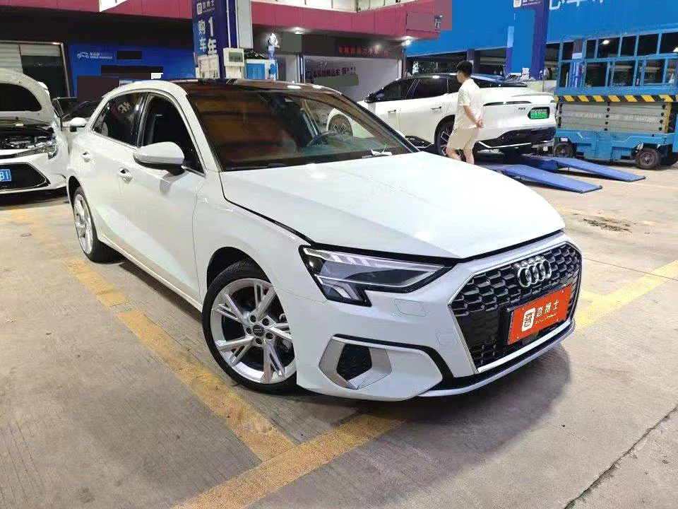 Audi A3 2021 A3 Sportback 1.4 TFSI 35 TFSI Wang Yibo Co-Branded Limited Edition — عرض الصورة 2
