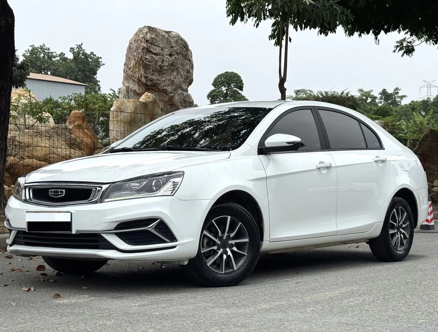 Geely Geely Emgrand — Branco