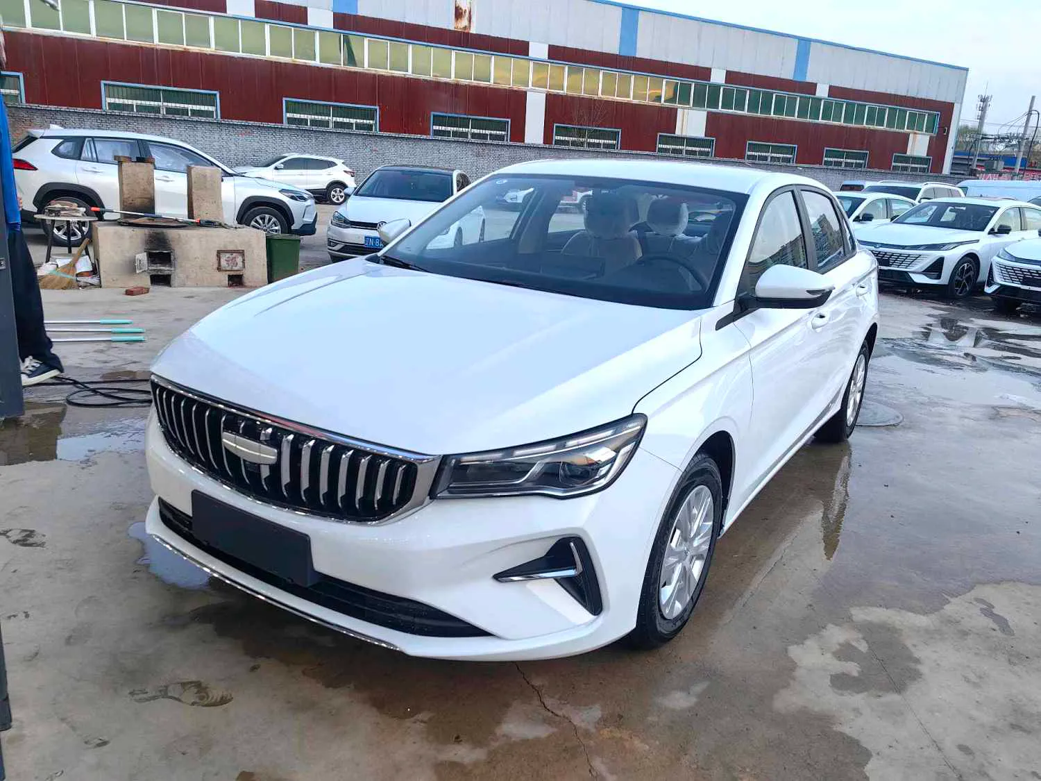 Geely Geely Emgrand — White