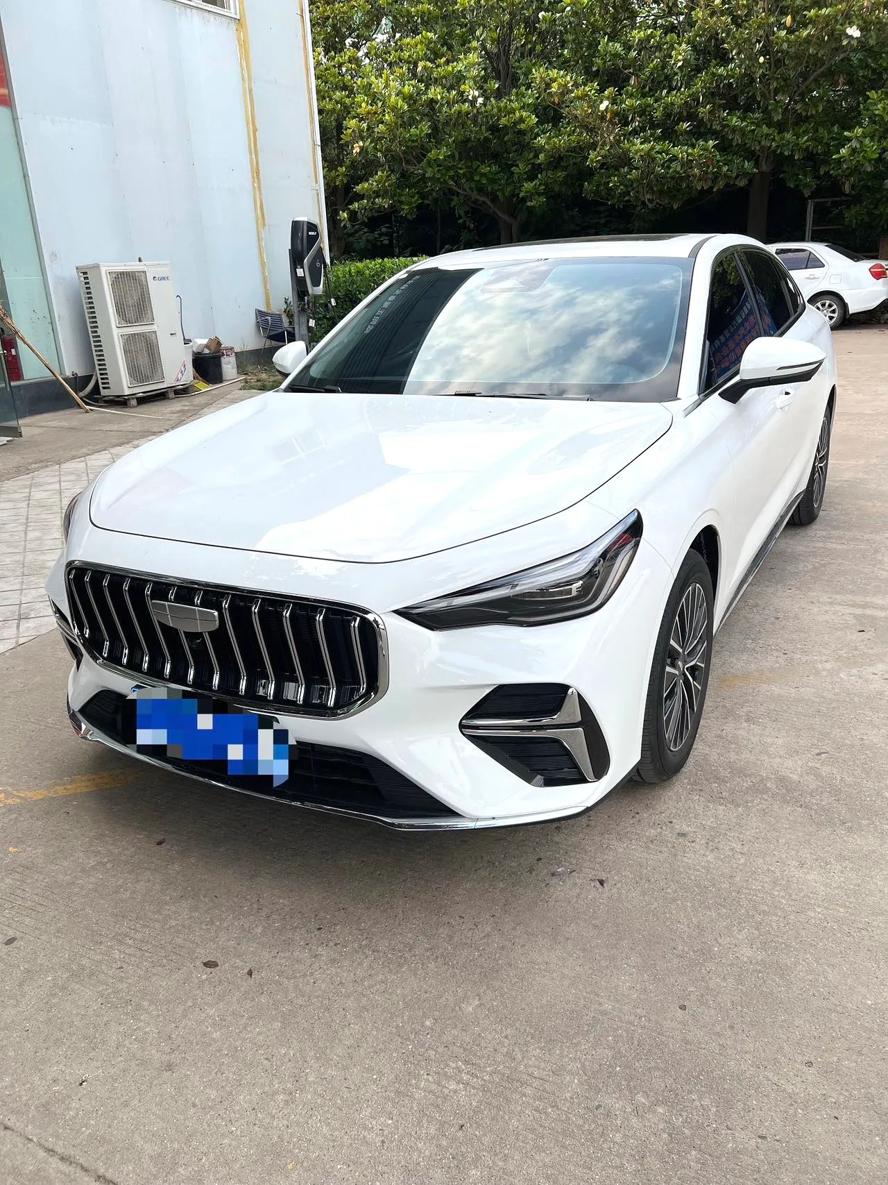 Geely Geely Emgrand — White