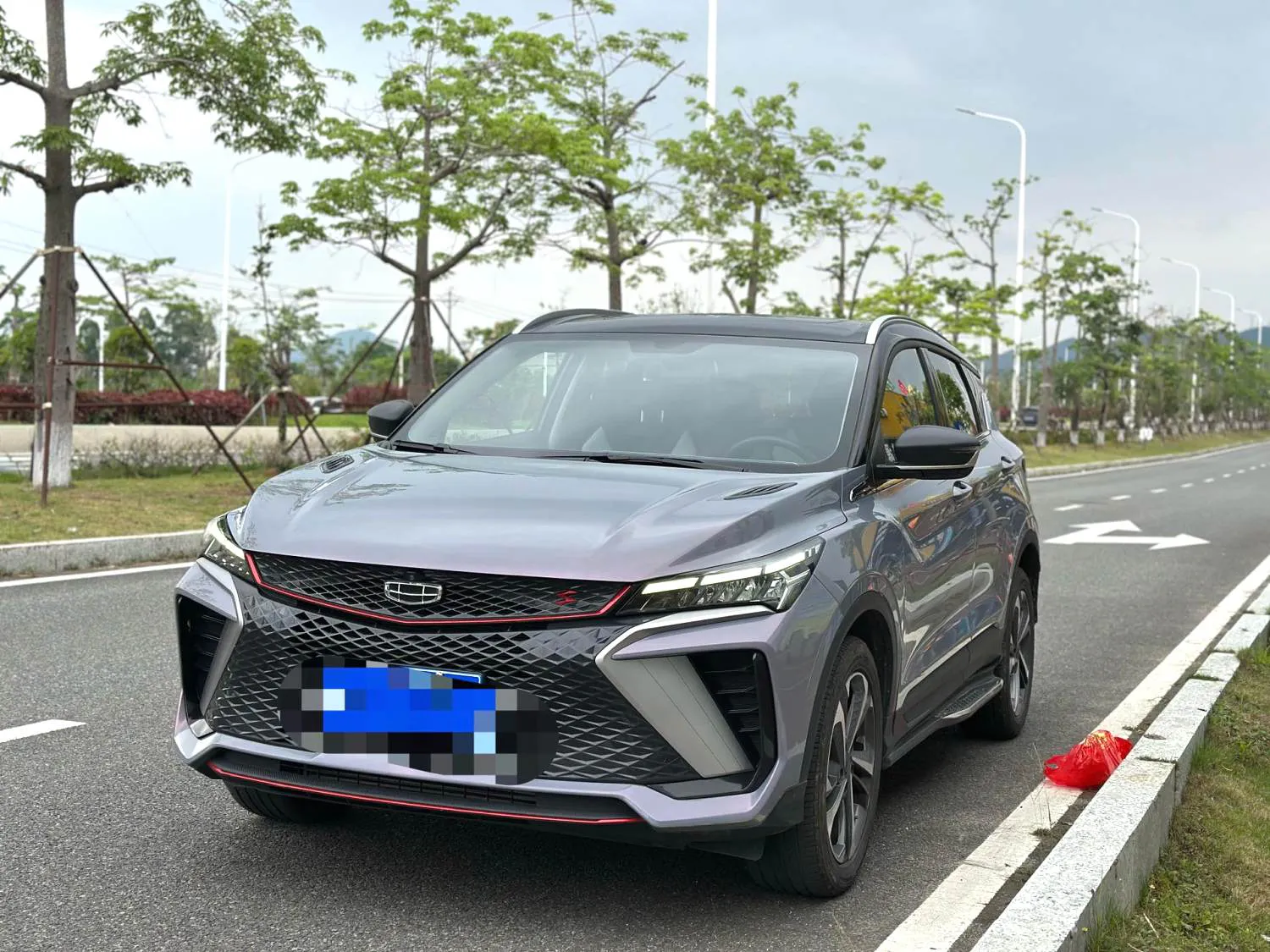 Geely Geely Coolray — Gris