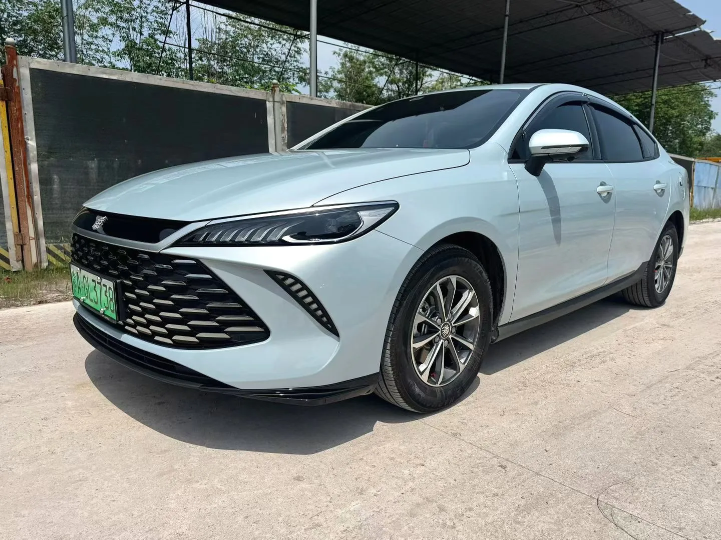 BYD BYD Qin PLUS — White