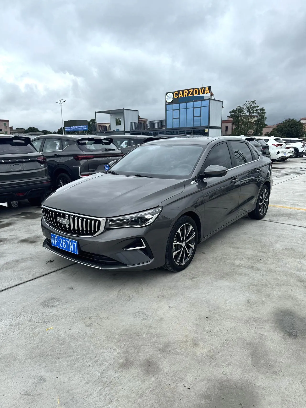 Geely Geely Emgrand — Brun