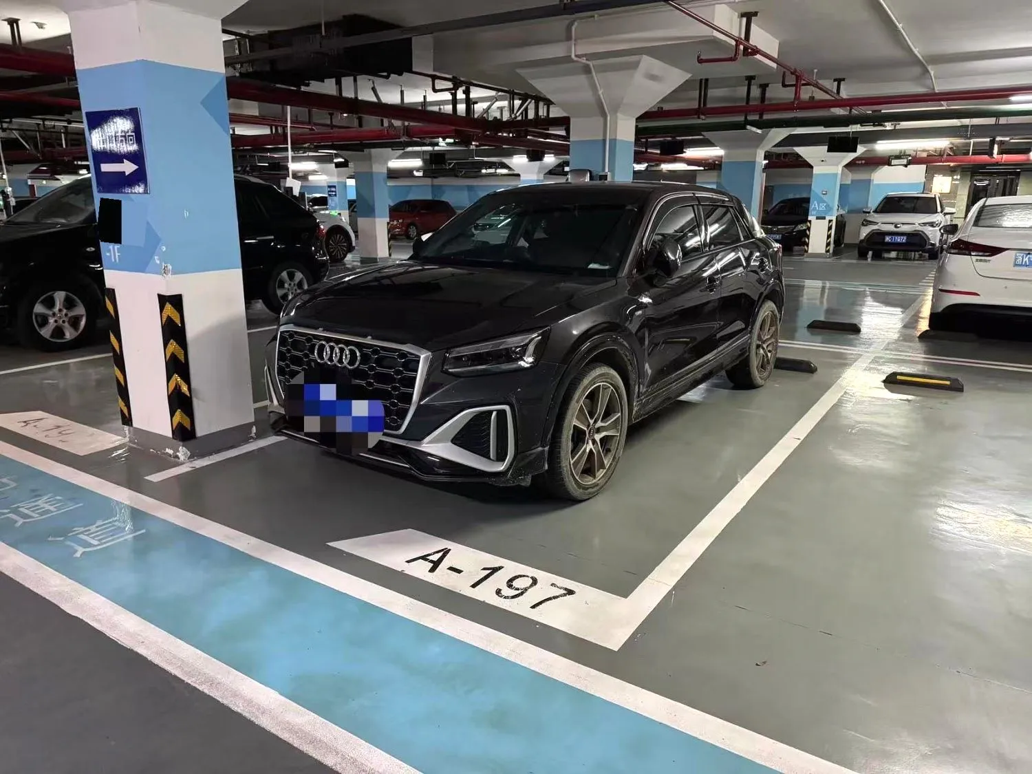 Audi Audi Q2L — Black