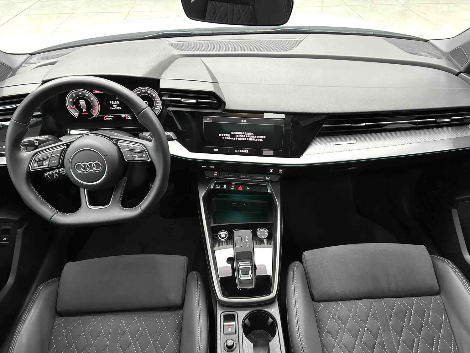 Audi A3 2023 A3 Sportback 1.4 TFSI 35 TFSI Luxury Sport (facelift) — Voir la photo 3