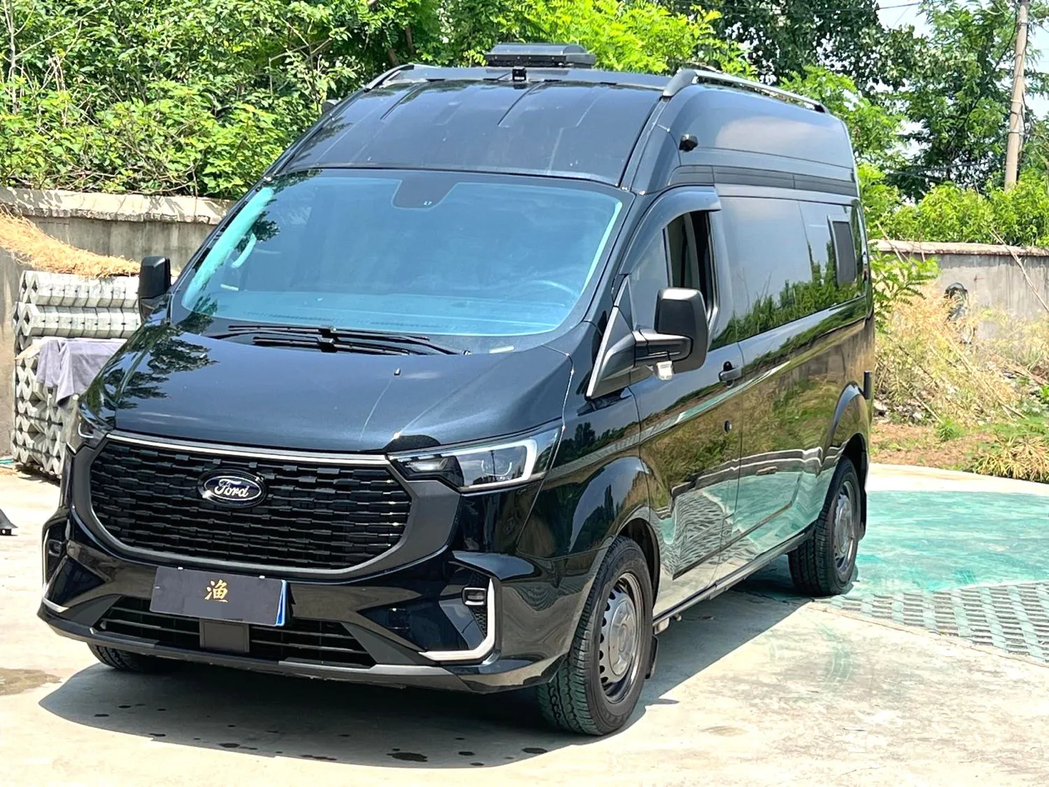 Ford Ford New Transit — Black