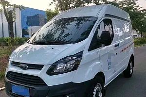 Ford Ford New Transit — أبيض