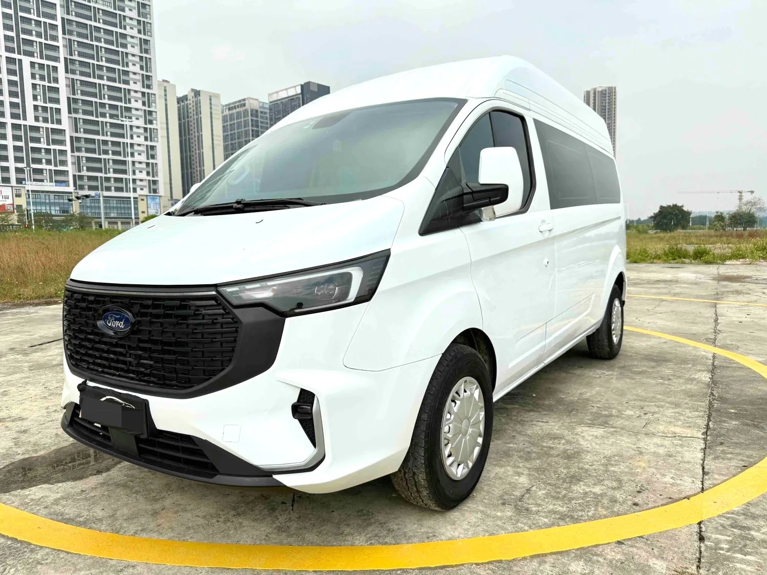 Ford New Transit 2023 New Transit 2.0T Diesel Business Travel Van, Medium Axle, Low Roof, 7/8/9 Seats — photo 1