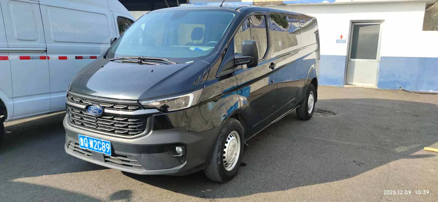 Ford Ford New Transit — Noir
