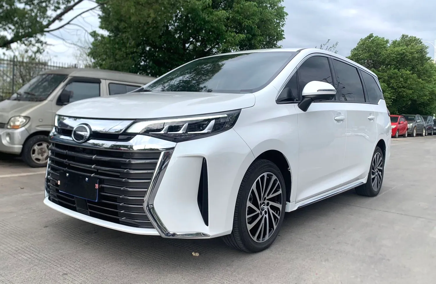 GAC GAC Trumpchi Trumpchi — أبيض