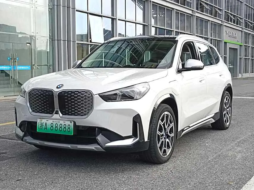 BMW BMW iX1 — Branco