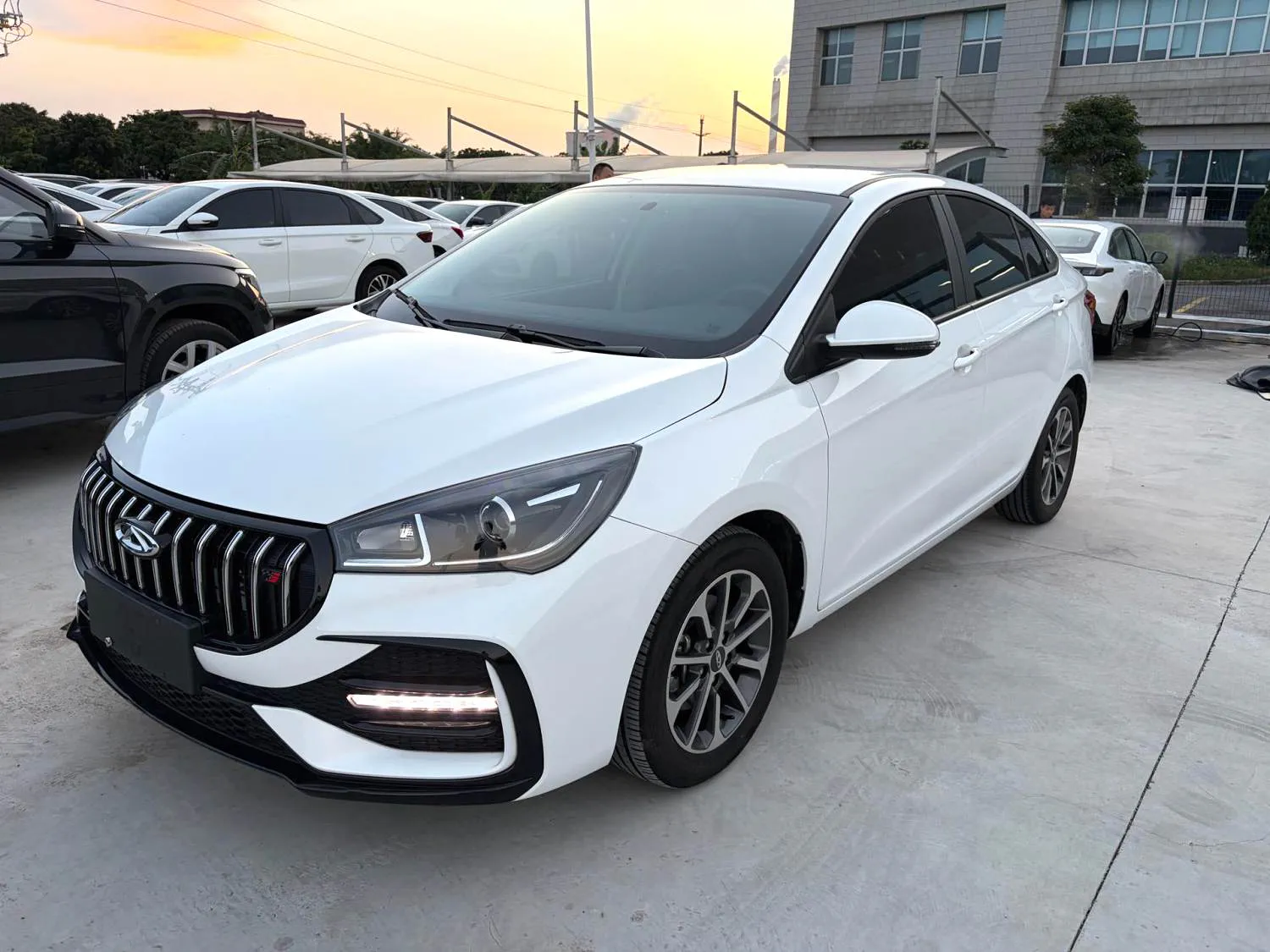 Chery Chery Arrizo 8 — White