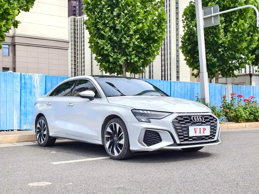 Audi A3 2024 A3L Limousine 1.4 TFSI 35 TFSI Fashion Sport Version — Voir la photo 3